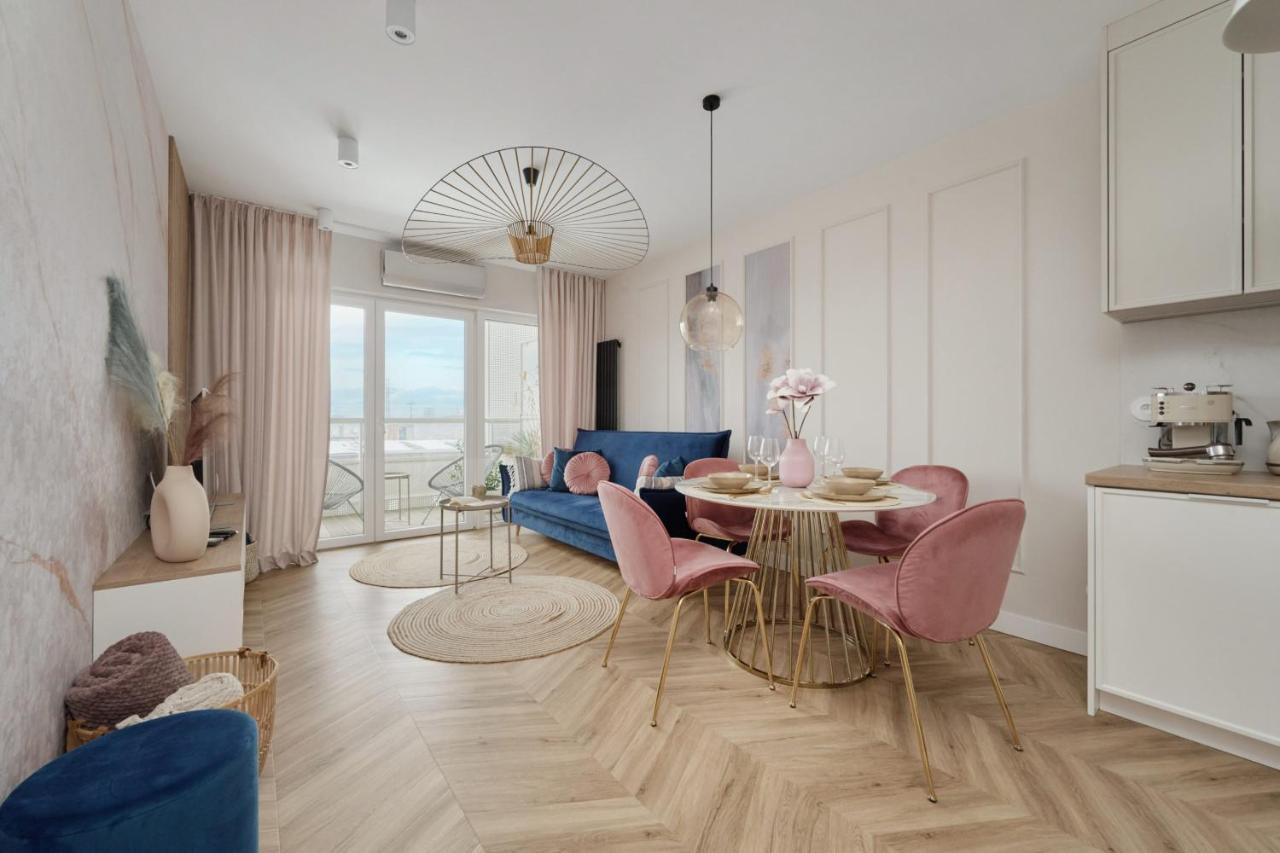 Elegant Apartment With Balcony Krakowska Wroclaw By Renters Prestige Exteriör bild